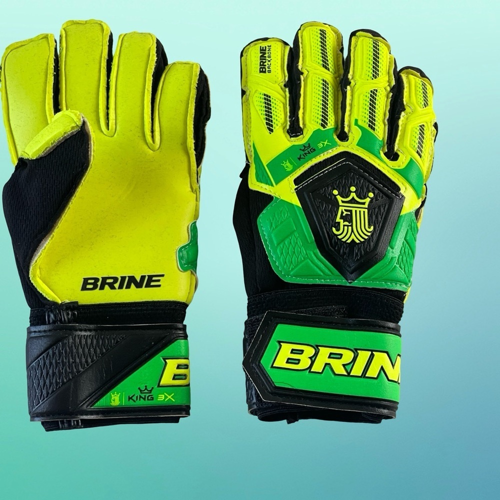 Brine King 5X Goalkeeper Gloves NWOT in size 5